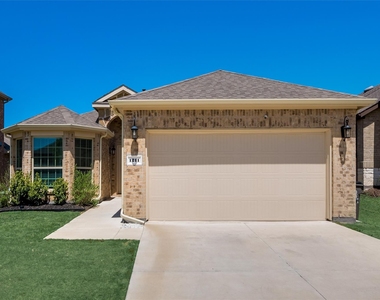 1211 Freestone Drive - Photo Thumbnail 15
