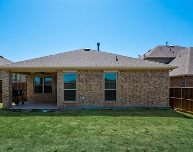 1211 Freestone Drive - Photo Thumbnail 6