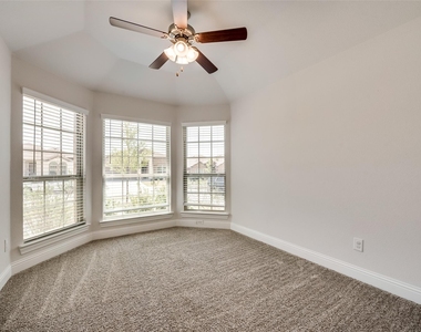 1211 Freestone Drive - Photo Thumbnail 14