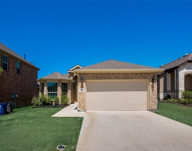 1211 Freestone Drive - Photo Thumbnail 7