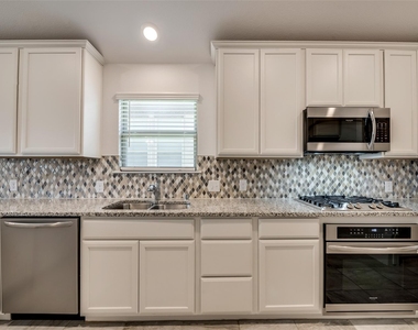 1211 Freestone Drive - Photo Thumbnail 11