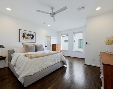 1915 Summit Avenue - Photo Thumbnail 10