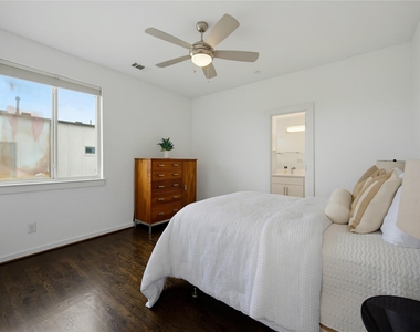 1915 Summit Avenue - Photo Thumbnail 17