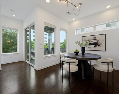 1915 Summit Avenue - Photo Thumbnail 1