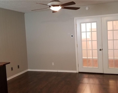 933 Meadow Mead Drive - Photo Thumbnail 8
