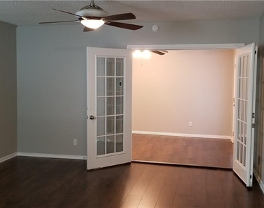 933 Meadow Mead Drive - Photo Thumbnail 7