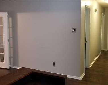 933 Meadow Mead Drive - Photo Thumbnail 12