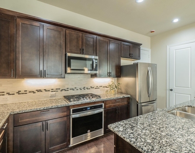 4110 Shavano Drive - Photo Thumbnail 5
