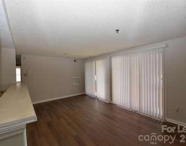 1649 Arlyn Circle - Photo Thumbnail 4