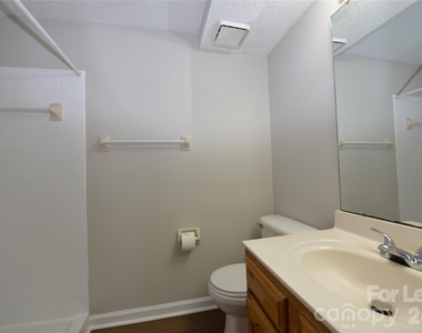 1649 Arlyn Circle - Photo Thumbnail 10