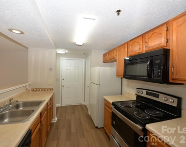 1649 Arlyn Circle - Photo Thumbnail 7
