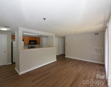 1649 Arlyn Circle - Photo Thumbnail 6