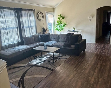276 Wyndham Meadows Way - Photo Thumbnail 3