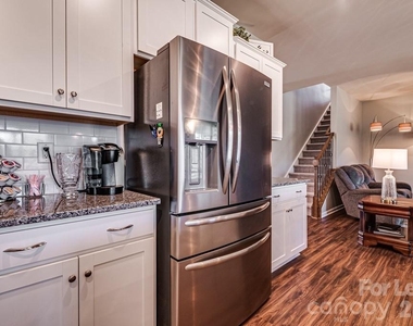 10109 Wesleyan Hall Drive - Photo Thumbnail 15