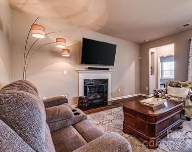 10109 Wesleyan Hall Drive - Photo Thumbnail 9