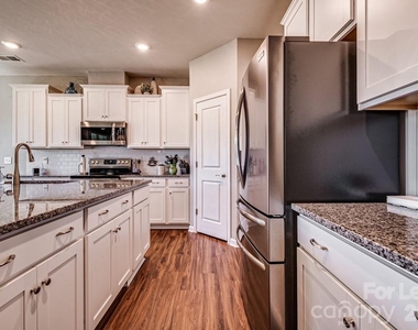 10109 Wesleyan Hall Drive - Photo Thumbnail 11
