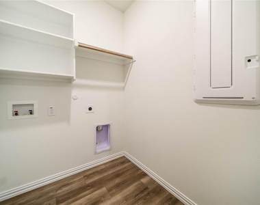432 Holt Lane - Photo Thumbnail 25