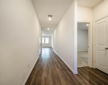432 Holt Lane - Photo Thumbnail 9
