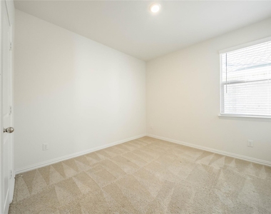 432 Holt Lane - Photo Thumbnail 18