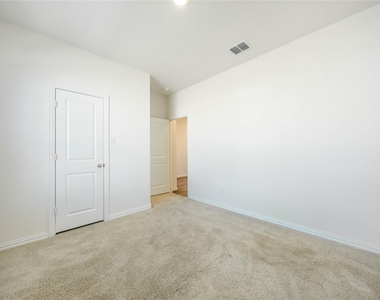 432 Holt Lane - Photo Thumbnail 16
