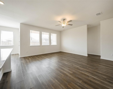 432 Holt Lane - Photo Thumbnail 3