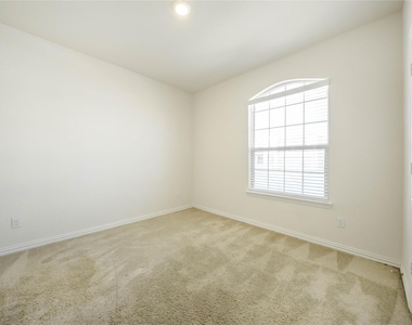 432 Holt Lane - Photo Thumbnail 17