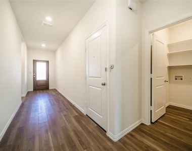 432 Holt Lane - Photo Thumbnail 8