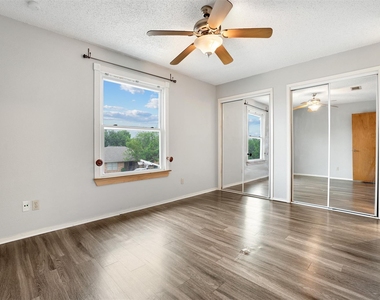 7044 Crosstimbers Lane - Photo Thumbnail 17