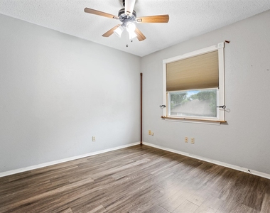 7044 Crosstimbers Lane - Photo Thumbnail 12