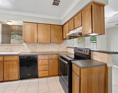 7044 Crosstimbers Lane - Photo Thumbnail 8