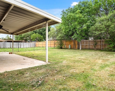 7044 Crosstimbers Lane - Photo Thumbnail 23