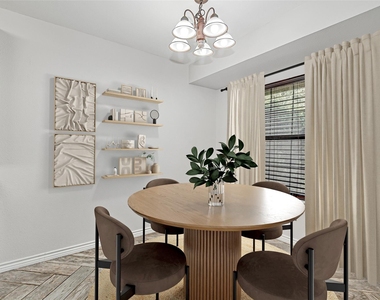 636 Ozark Avenue - Photo Thumbnail 4