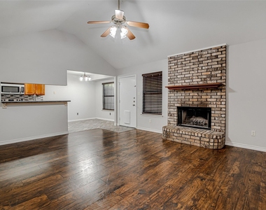 636 Ozark Avenue - Photo Thumbnail 8