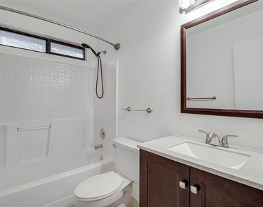 636 Ozark Avenue - Photo Thumbnail 22