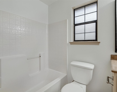 636 Ozark Avenue - Photo Thumbnail 19