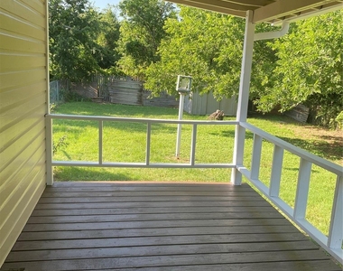 506 N Lamar Street - Photo Thumbnail 9