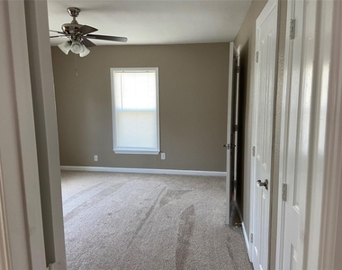 506 N Lamar Street - Photo Thumbnail 3