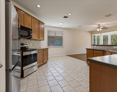 1906 Pecan Grove Drive - Photo Thumbnail 9