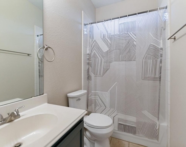 1906 Pecan Grove Drive - Photo Thumbnail 22