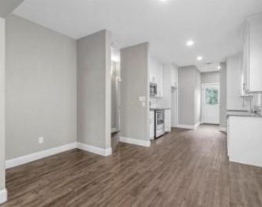 426 W Coffin Street - Photo Thumbnail 2