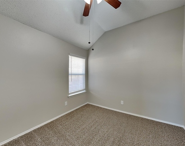 8908 Saranac Trail - Photo Thumbnail 12