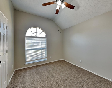 8908 Saranac Trail - Photo Thumbnail 10