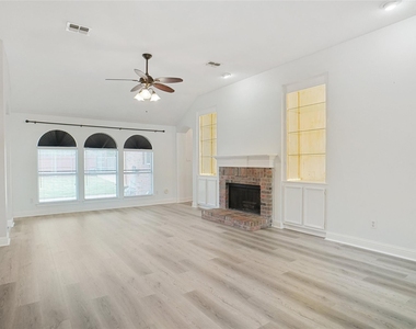 1828 Lacey Oak Lane - Photo Thumbnail 2