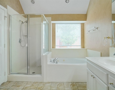 1828 Lacey Oak Lane - Photo Thumbnail 8