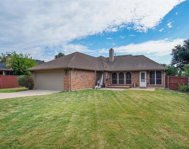 1828 Lacey Oak Lane - Photo Thumbnail 15