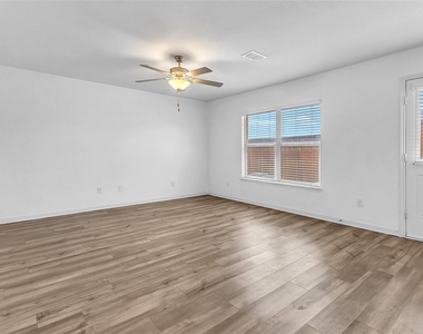 3083 Chillingham Drive - Photo Thumbnail 3
