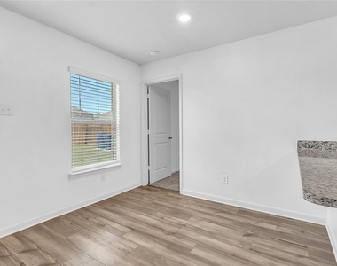 3083 Chillingham Drive - Photo Thumbnail 14