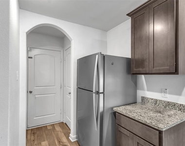 3083 Chillingham Drive - Photo Thumbnail 7