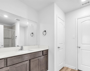 3083 Chillingham Drive - Photo Thumbnail 18