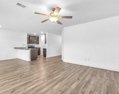3083 Chillingham Drive - Photo Thumbnail 5